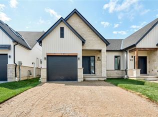 100 Clayton St, Mitchell, ON N0K1N0