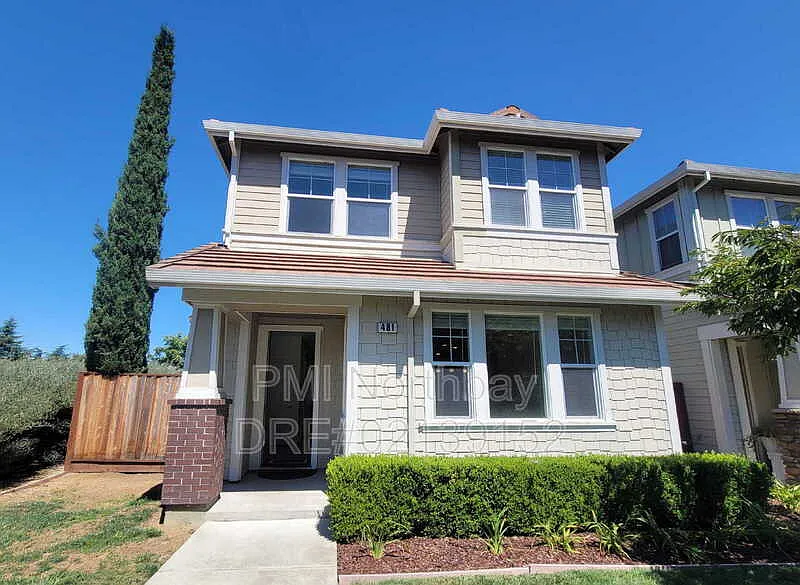 481 Lexington Dr