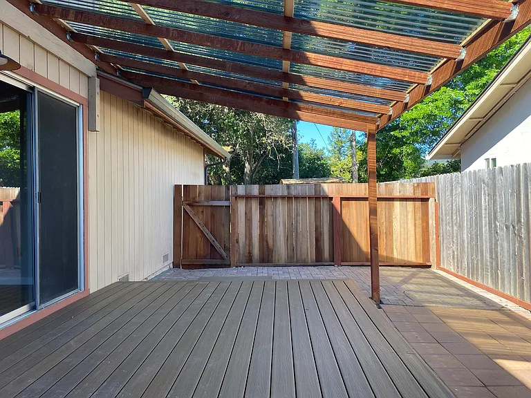 883 Arbor Ave — Photo 16