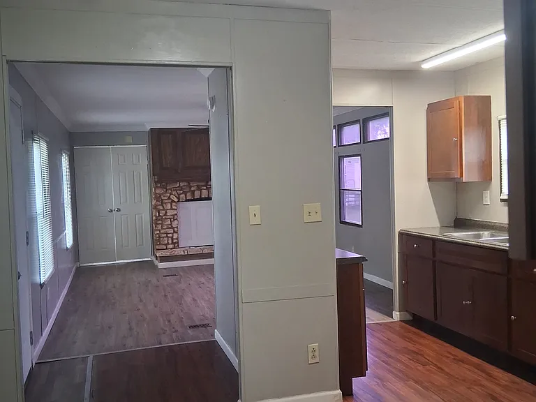 252 Golden Crst — Photo 14