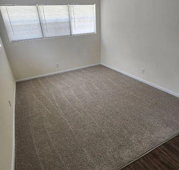 518 Aiken St — Photo 3