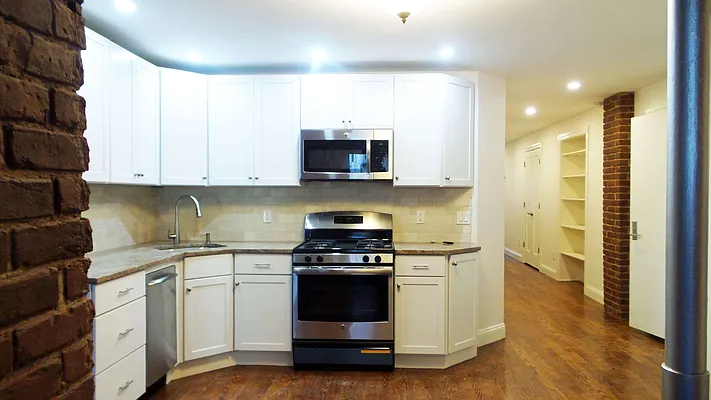 Rented by Brooklyn Real Inc | media 4