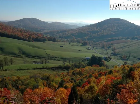 61 Twin Oaks Mountain Boulevard, Sparta, NC 28675