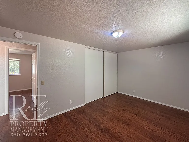 7611 Oak Park Dr NW — Photo 16