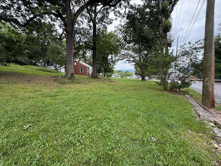 1211 Glenwood Dr — Photo 27