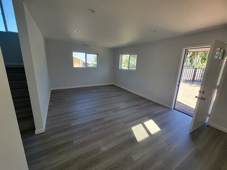 2 bed, 2.5 bath, 1200 sqft, $3,500 — Photo 4