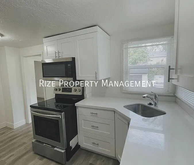 753 E Scott Ave — Photo 1