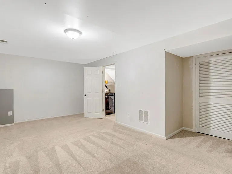 1848 Heather Glen Ct — Photo 32