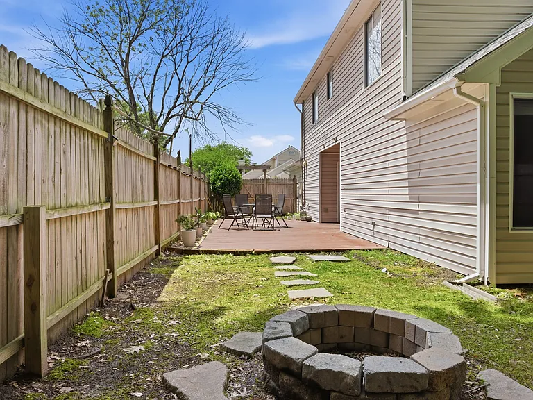 2044 Chicory St — Photo 23