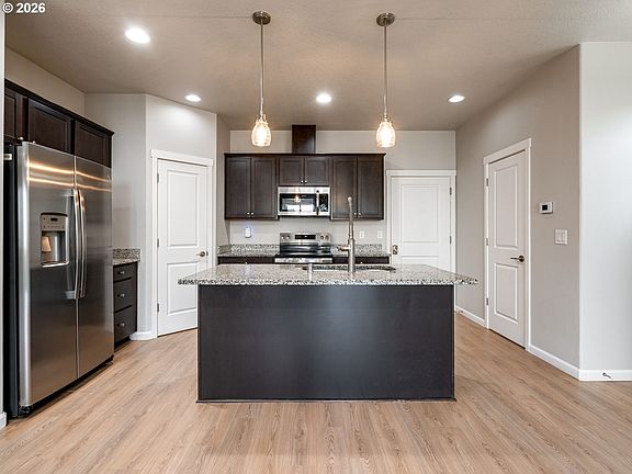 4th image of 5712 NE 58th Way