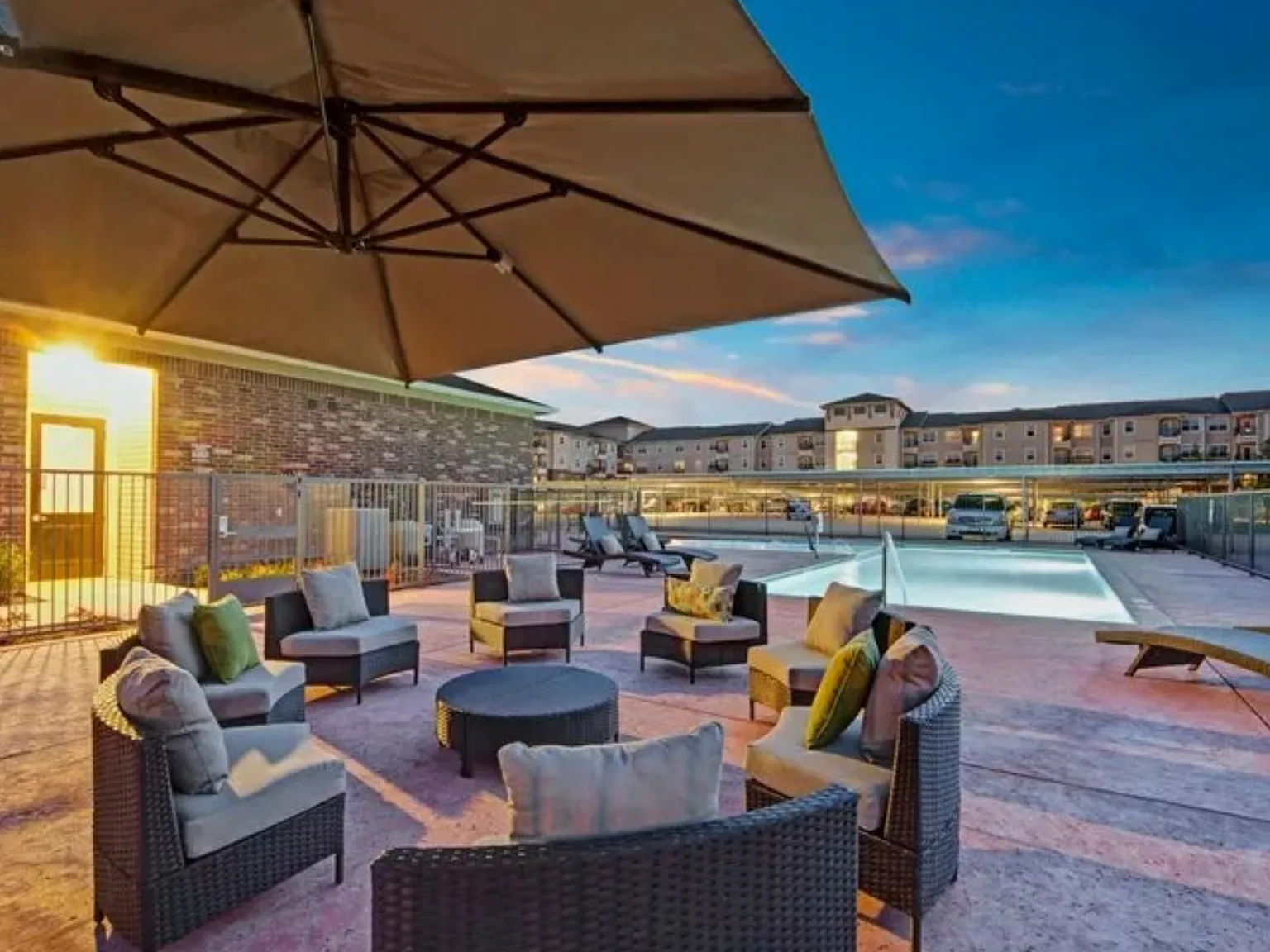 Savannah at Gateway — Photo 1