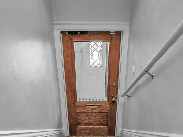 100 Richmond Ave #UPPER — Photo 35