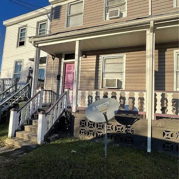 2514 Q St — Photo 1