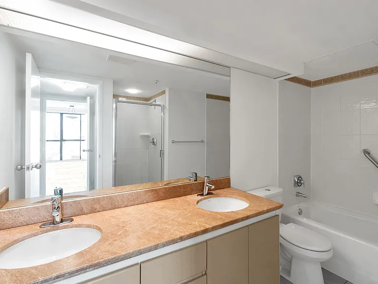 1200 Hornby St #1022 — Photo 17