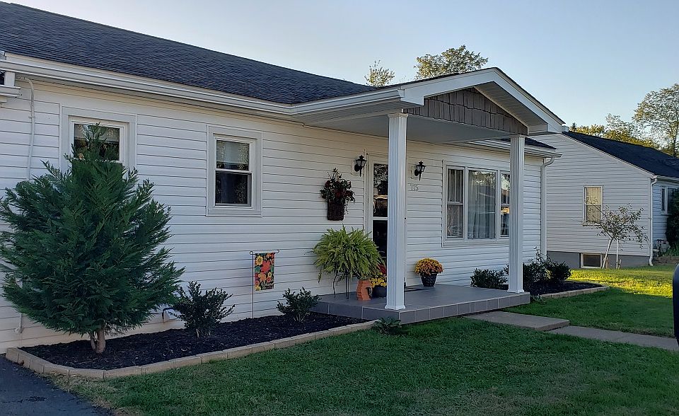 1st image of 715 Hillcrest Ln