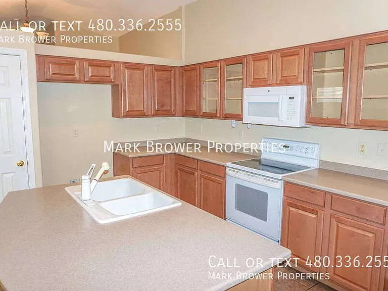 4059 E Wagon Cir — Photo 2
