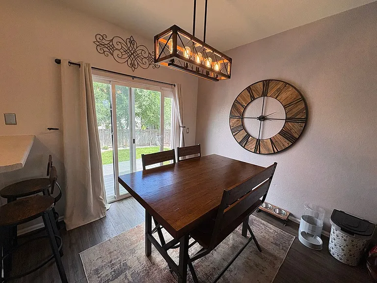 7961 Cairn Ct — Photo 4