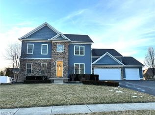 725 Radcliffe Pass, Columbiana, OH