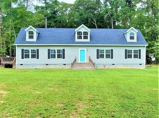2066 Black Stump Rd, Weems, VA 22576