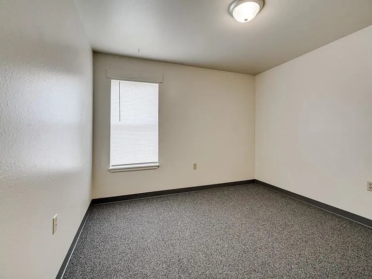 Mariner II Apartments — Photo 43
