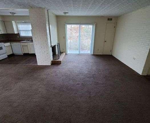 3rd image of 1715 Mears Ave