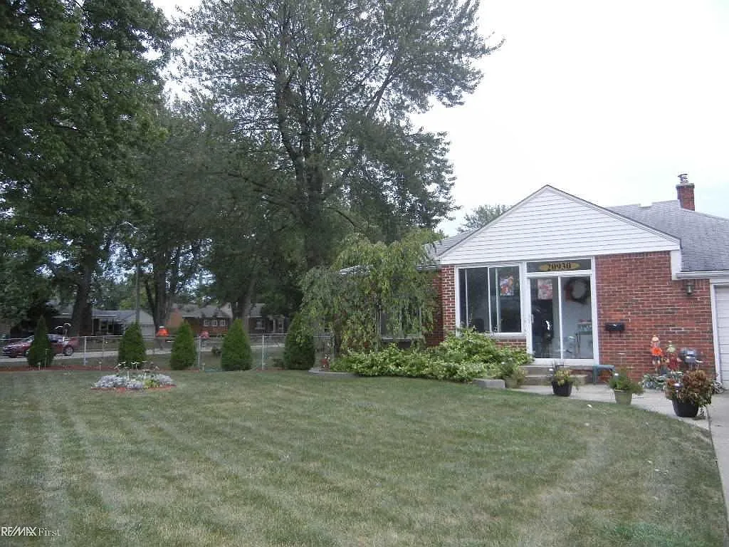 20930 Martin Rd photo 1