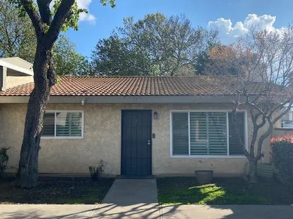 125 S Granada Dr APT 52, Madera, CA 93637