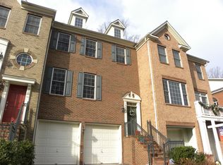 4462 Black Ironwood Dr, Fairfax, VA 22030