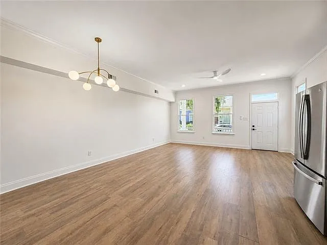 3 bed, 2.0 bath, 1385 sqft, $2,700 — Photo 4