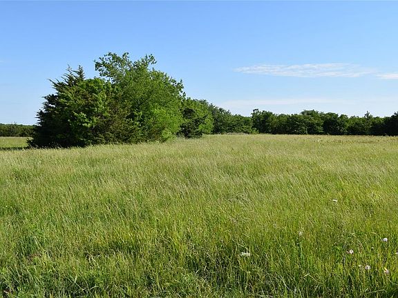 2nd image of 1724 Green Mdws Lot 11