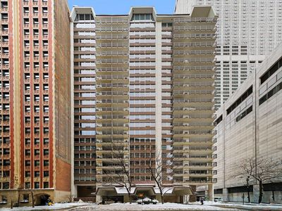 201 E Chestnut St APT 15F, Chicago, IL, 60611