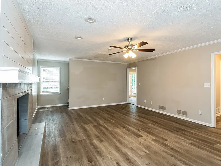 4936 Condor Pl NE — Photo 6