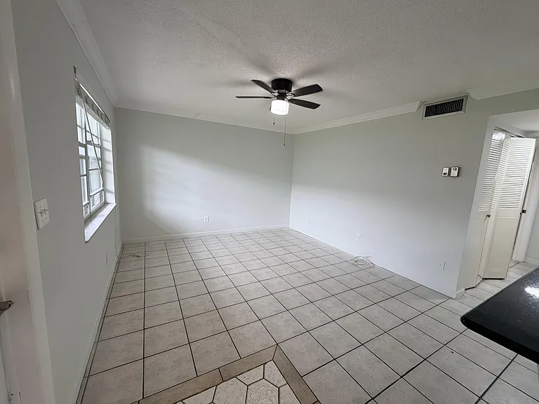 6191 SW 37th St #114 — Photo 7