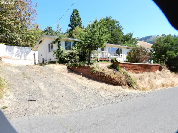 614 NE Vine St, White Salmon, WA 98672