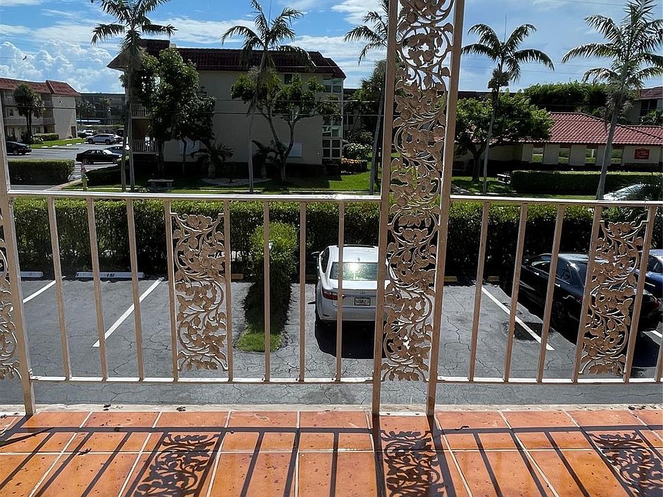 1st image of 555 SE 8th Street #251