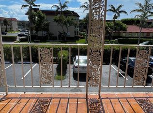 555 SE 8th St APT 251, Deerfield Beach, FL 33441