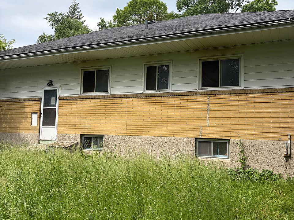 2nd image of 339 Mowat Ave