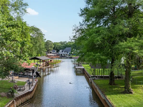 118 Robin Hood Way, Gun Barrel City, TX 75156