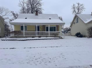 515 S Marias Ave, Clawson, MI 48017