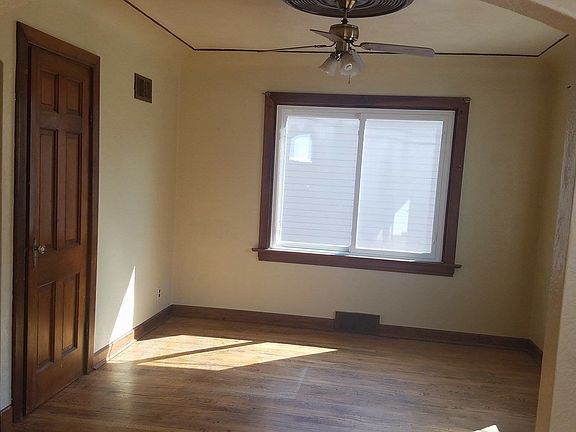 4th image of 141 E Etta Ave
