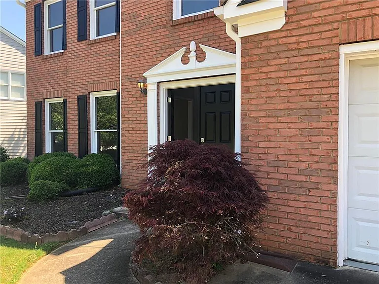 2102 Chatou Pl NW — Photo 3