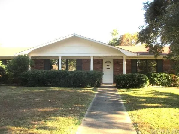1 Westchester Dr, White Hall, AR 71602