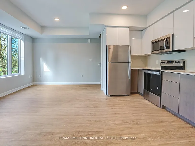 708 Woolwich St — Photo 11