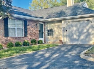 362 Cotswold Pl, Somerset, NJ 08873