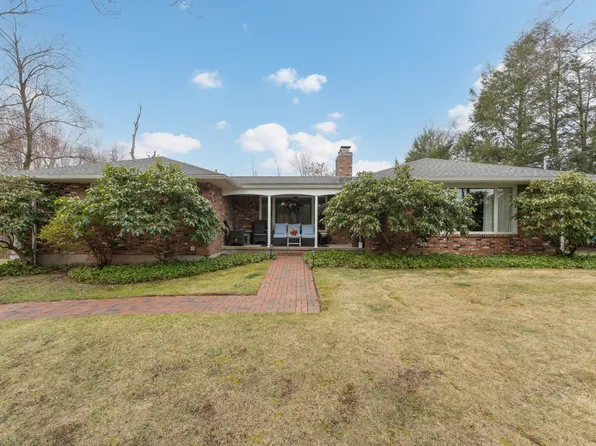 1864 Shepard Avenue, Hamden, CT 06518