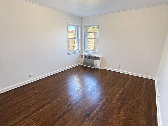 5th image of 600 Logan Ave #2
