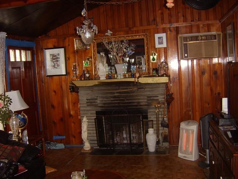 2nd image of 41 Woods Rd
