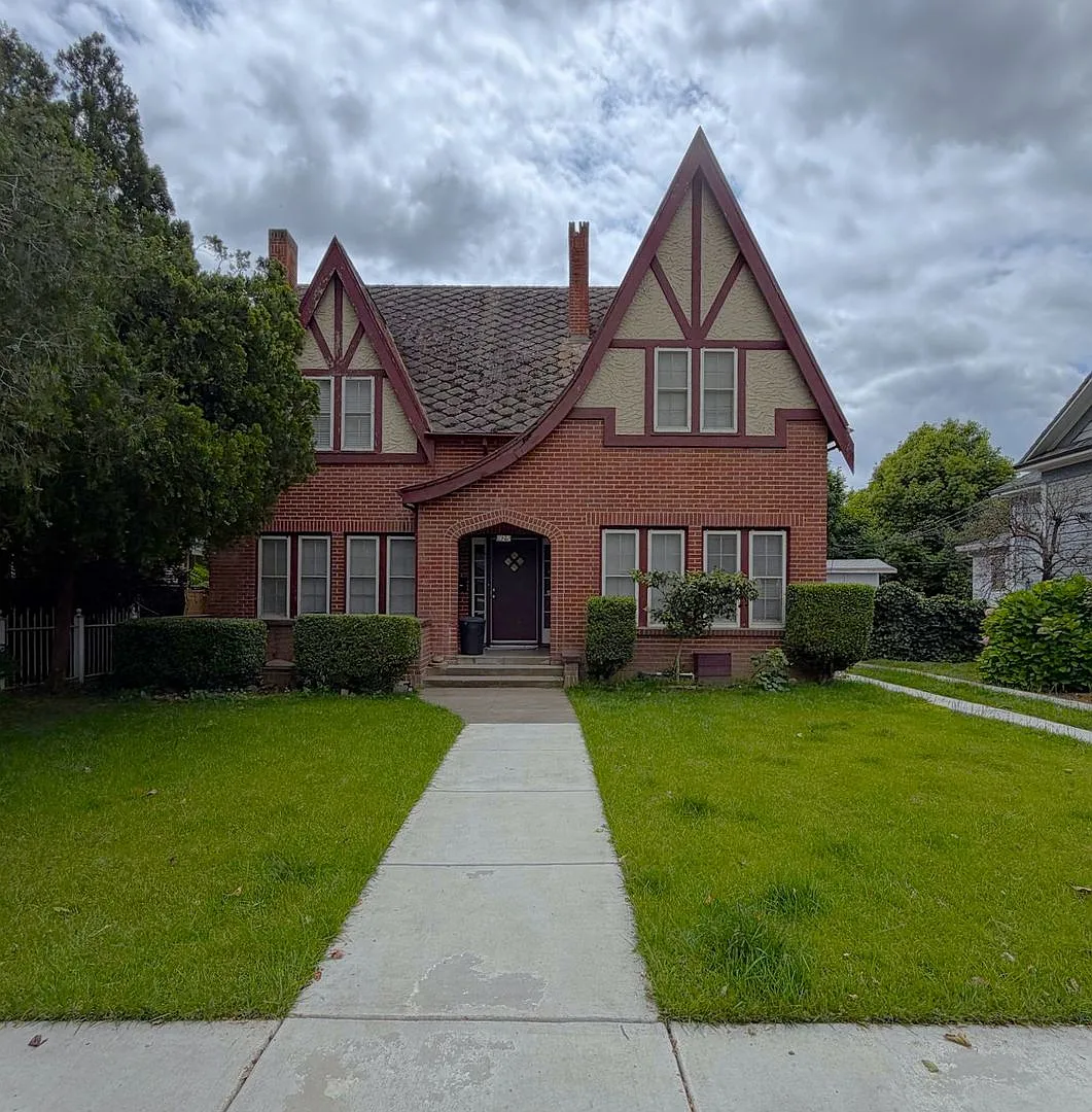 925 Lincoln Street — Photo 1