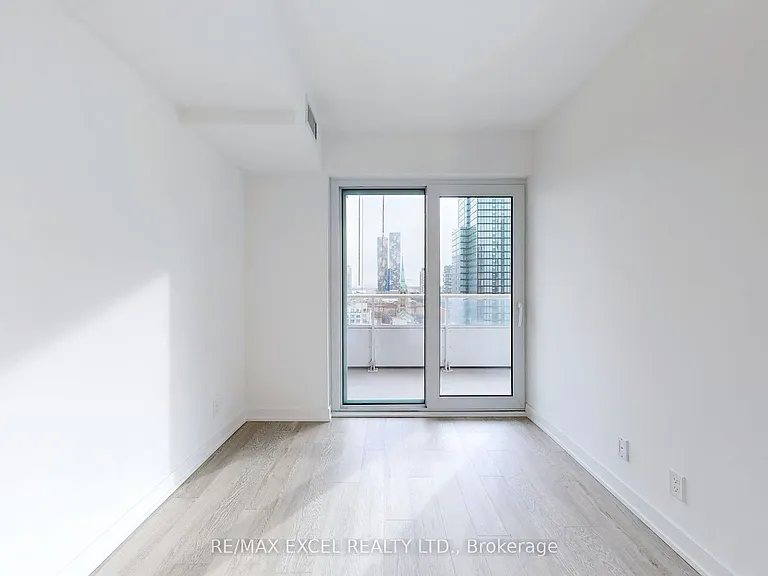 88 Queen St E #1710 — Photo 22
