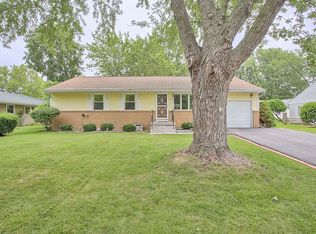 908 Bellepark Dr, Champaign, IL 61821